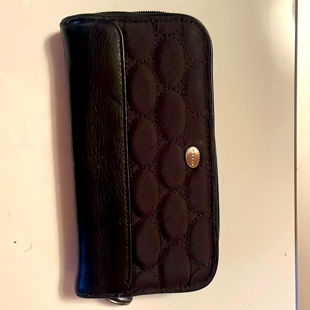 Mosey Long Zippered Wallet EUC